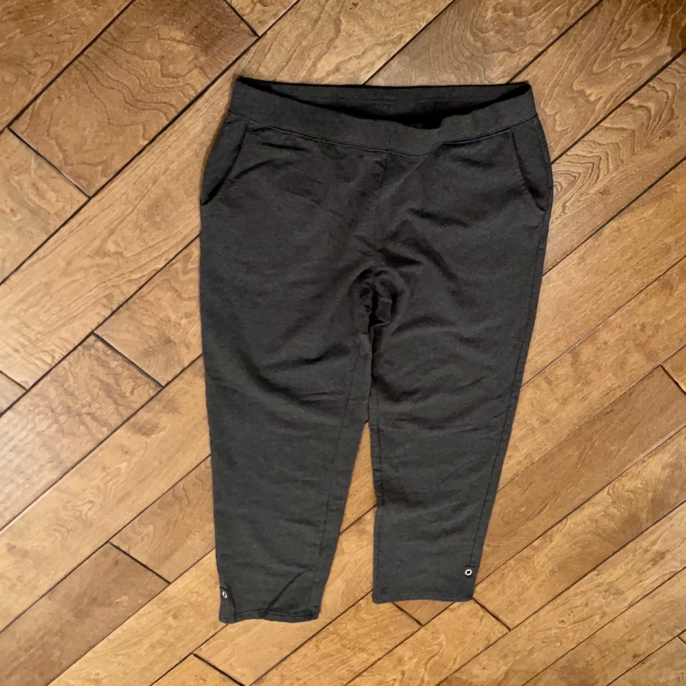 D&Co Active Charcoal Gray Crop Leggings
